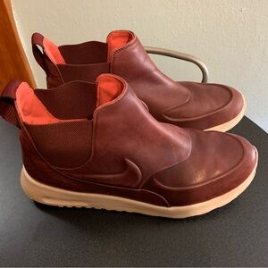 Nike Men's Maroon Slip-On Sneakers